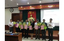 Trường Đại học Vinh công bố quyết định bổ nhiệm chức danh Phó giáo sư cho tiến sĩ Nguyễn Thị Trang Thanh, Phó viện trưởng Viện Sư phạm Xã hội